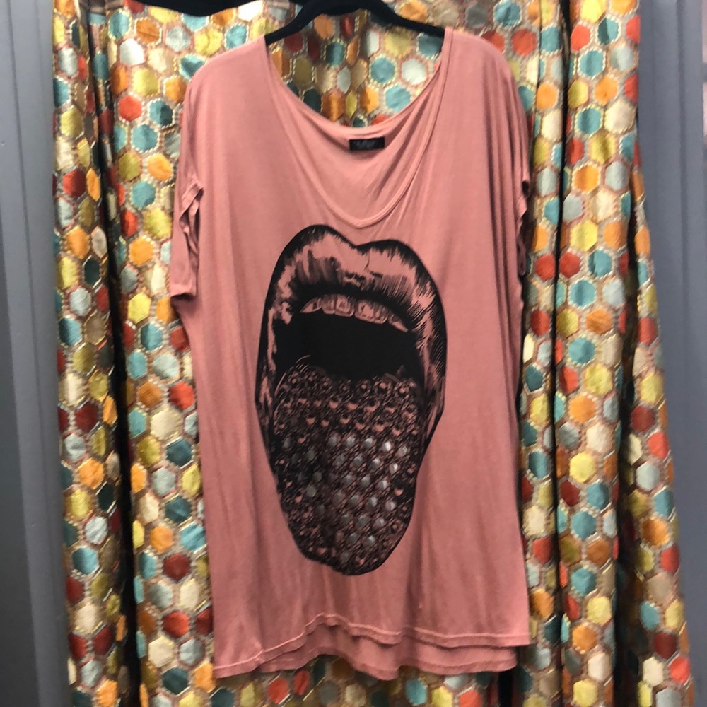Lauren Moshi tongue out t shirt tunic